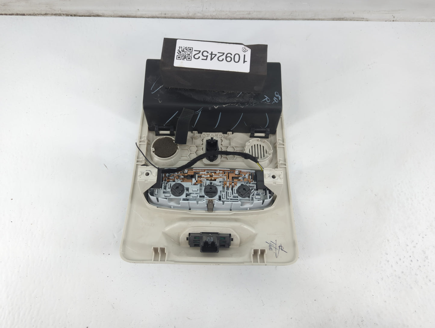 2018 Ford Ecosport Overhead Roof Console 1092452 - Oemusedautoparts1.com