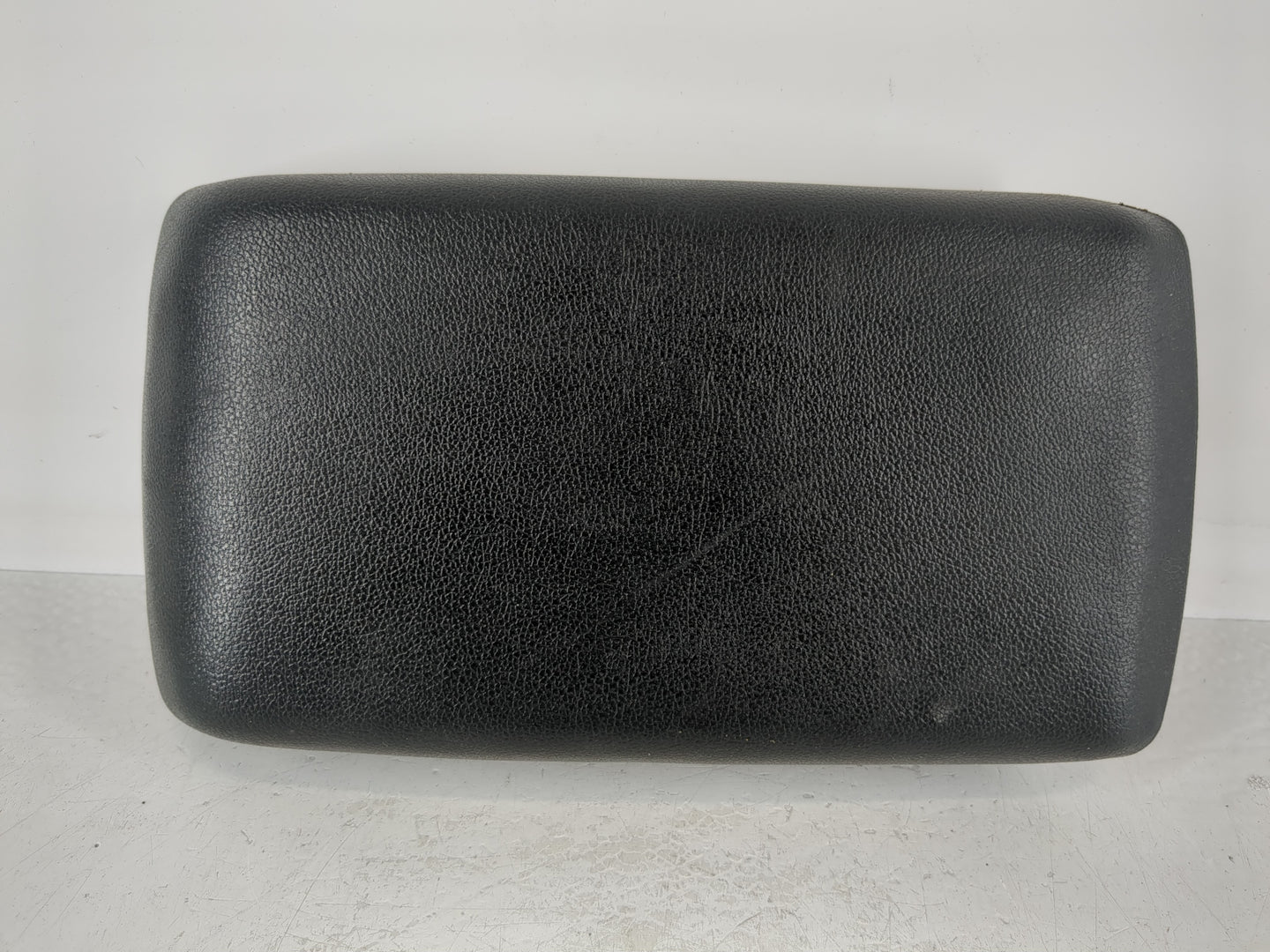2018-2022 Ford Ecosport Center Console Armrest Cover Lid P/N:A045C74-C PIA-03/2 GJMFA Fits Fits 2018 2019 2020 2021 2022 OEM
