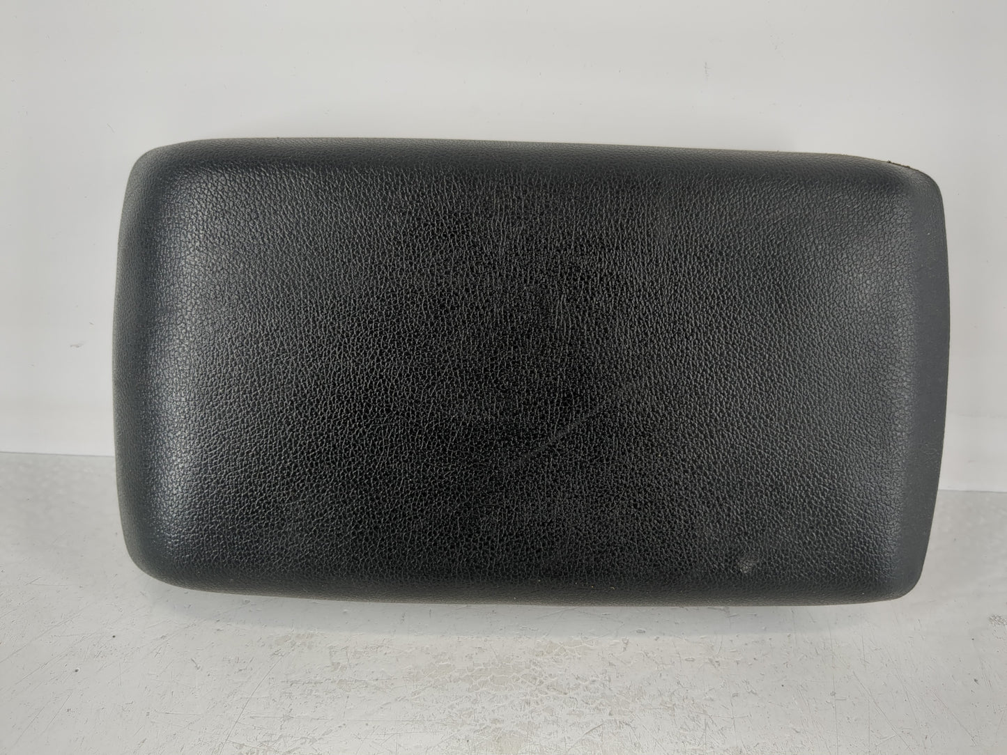 2018-2022 Ford Ecosport Center Console Armrest Cover Lid P/N:A045C74-C PIA-03/2 GJMFA Fits Fits 2018 2019 2020 2021 2022 OEM