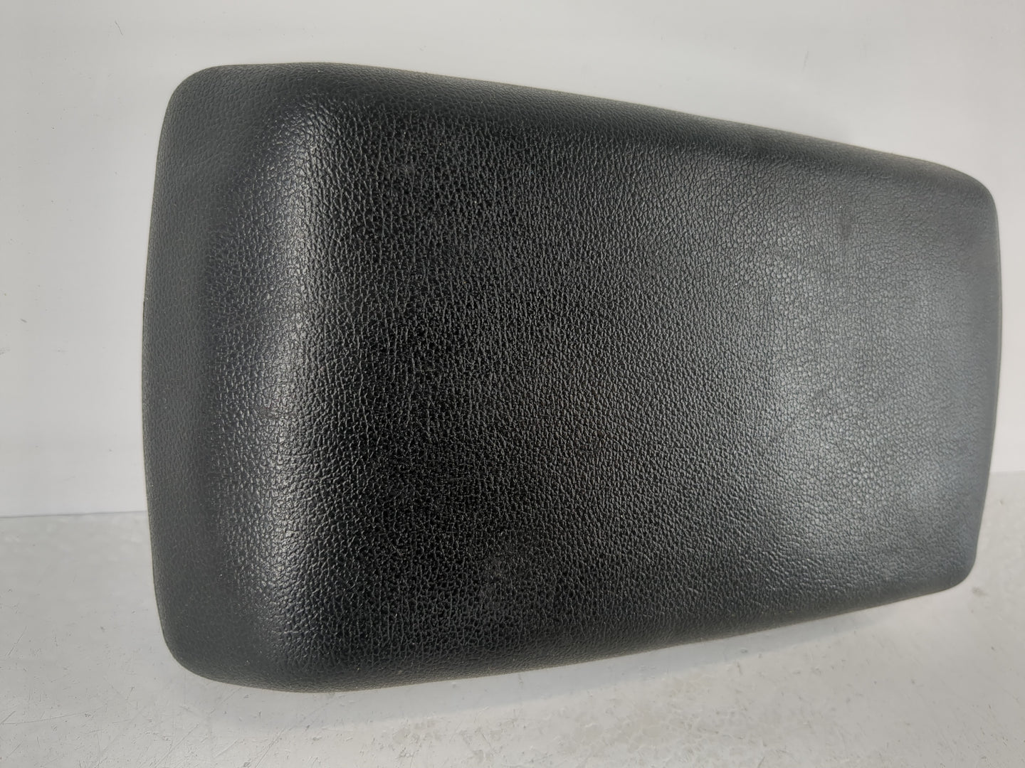 2018-2022 Ford Ecosport Center Console Armrest Cover Lid P/N:A045C74-C PIA-03/2 GJMFA Fits Fits 2018 2019 2020 2021 2022 OEM