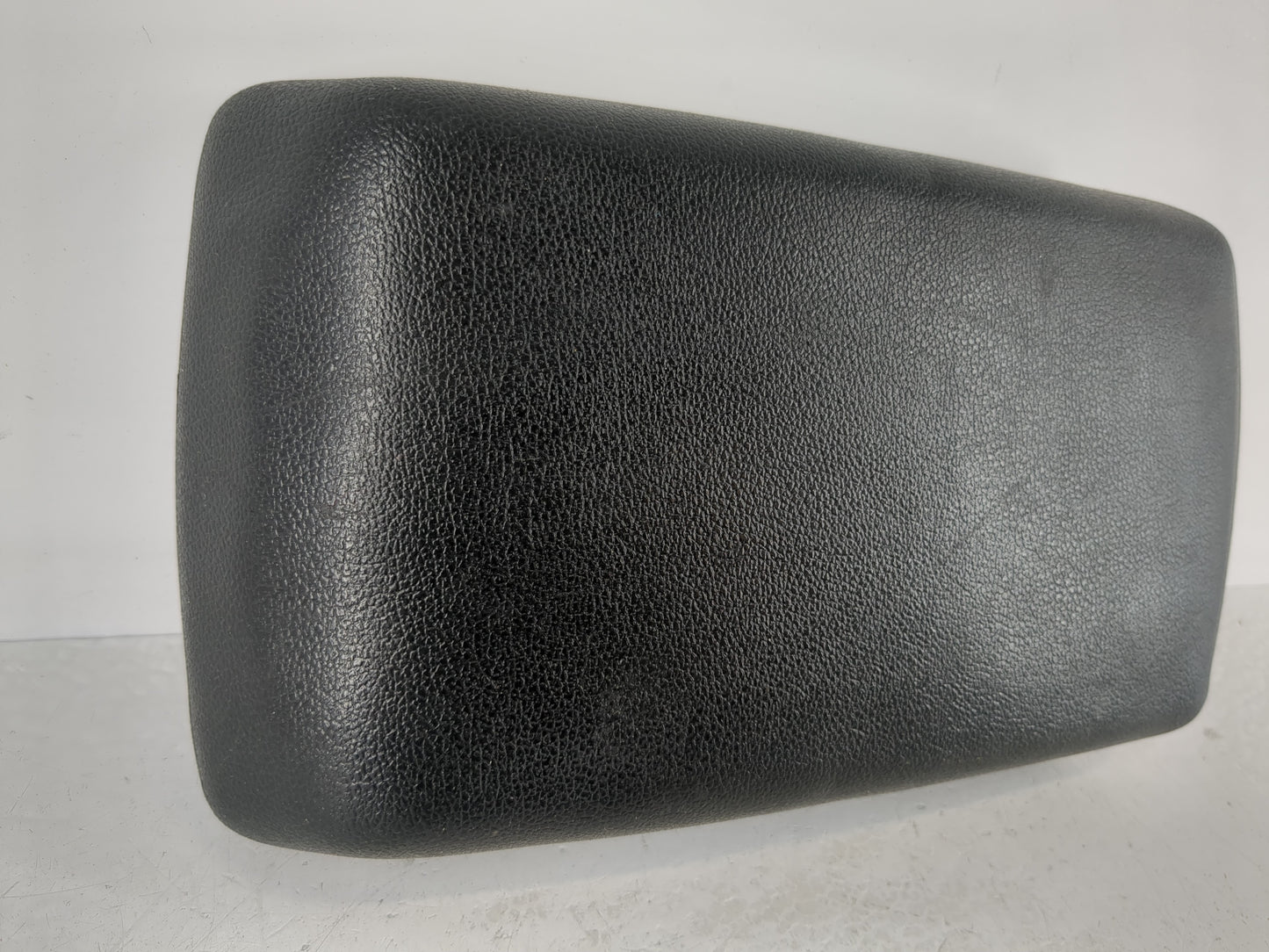 2018-2022 Ford Ecosport Center Console Armrest Cover Lid P/N:A045C74-C PIA-03/2 GJMFA Fits Fits 2018 2019 2020 2021 2022 OEM