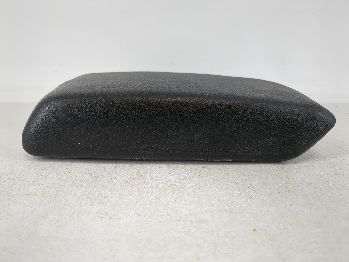 2018-2022 Ford Ecosport Center Console Armrest Cover Lid P/N:A045C74-C PIA-03/2 GJMFA Fits Fits 2018 2019 2020 2021 2022 OEM