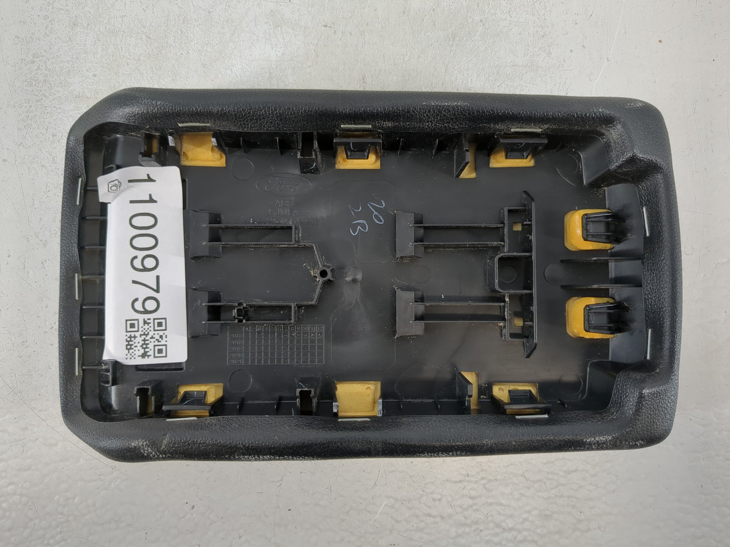 2018-2022 Ford Ecosport Center Console Armrest Cover Lid P/N:A045C74-C PIA-03/2 GJMFA Fits Fits 2018 2019 2020 2021 2022 OEM