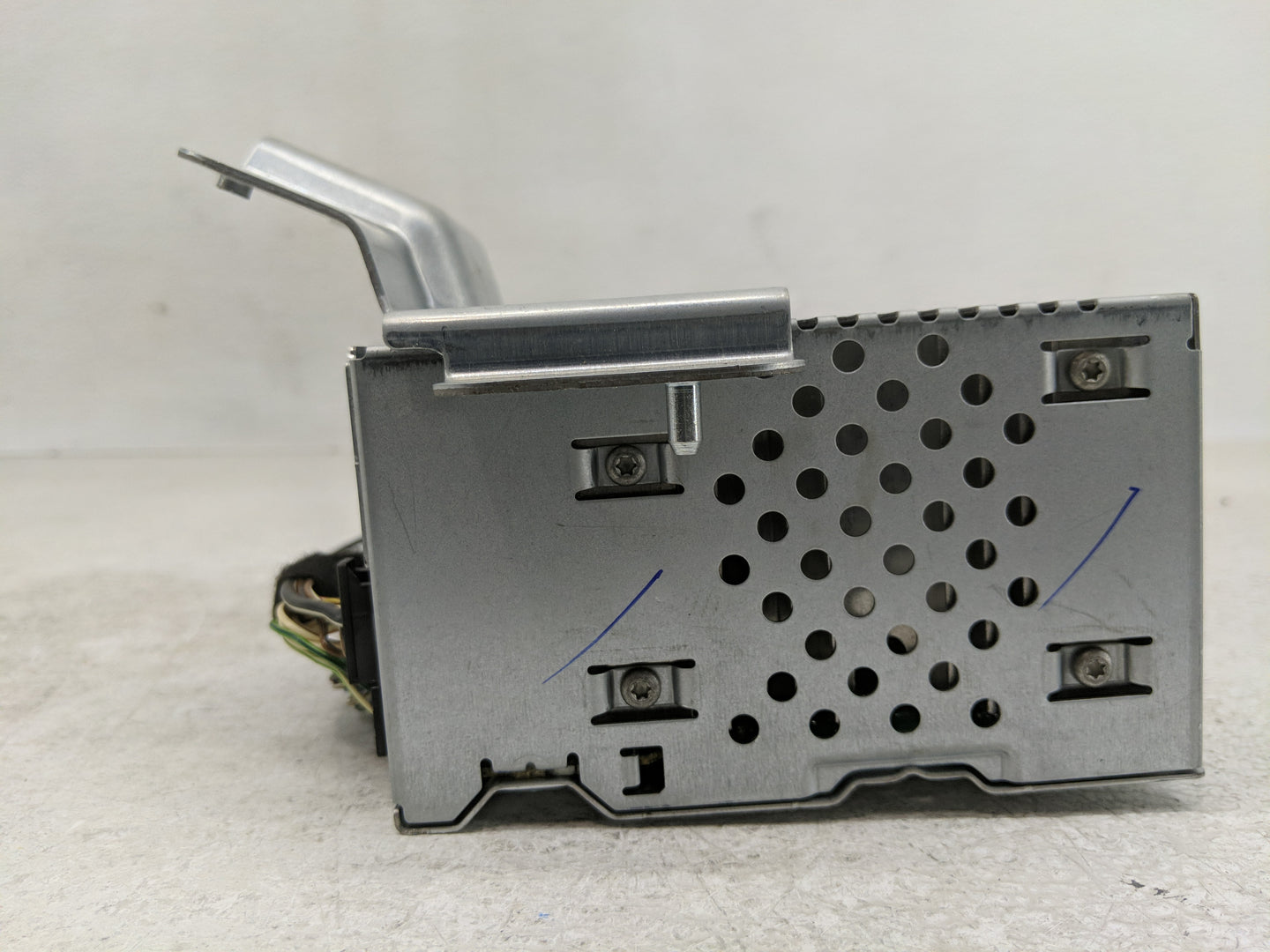 2018-2019 Ford Ecosport Radio AM FM Cd Player Receiver Replacement P/N:J2BT-19C107-HS Fits Fits 2018 2019 OEM Used Auto Part