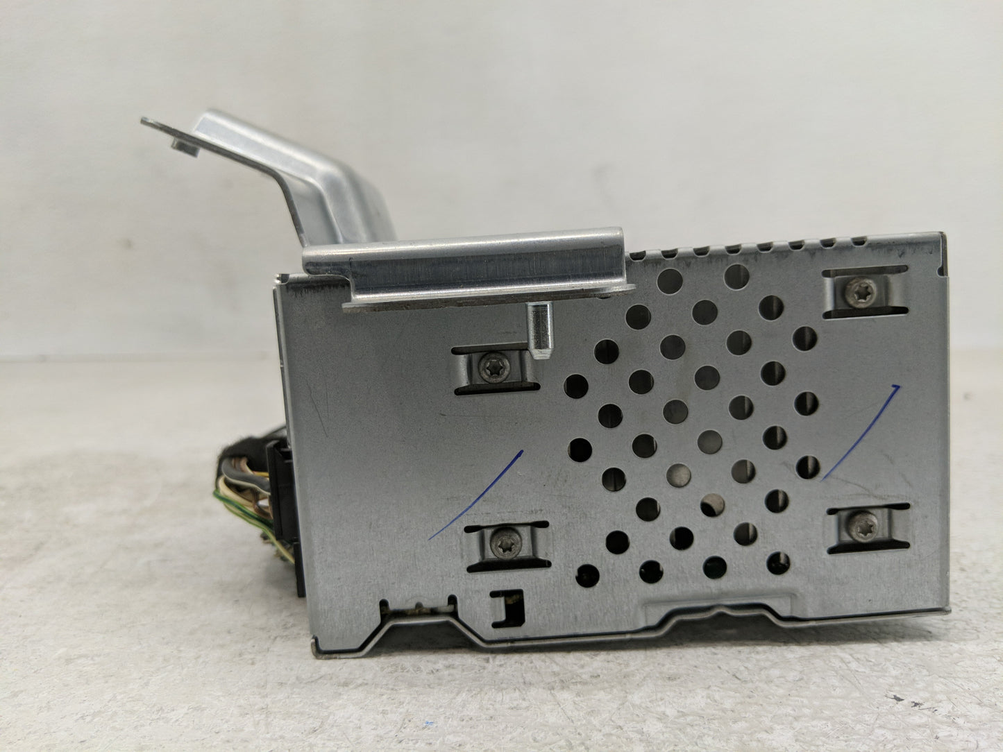 2018-2019 Ford Ecosport Radio AM FM Cd Player Receiver Replacement P/N:J2BT-19C107-HS Fits Fits 2018 2019 OEM Used Auto Part