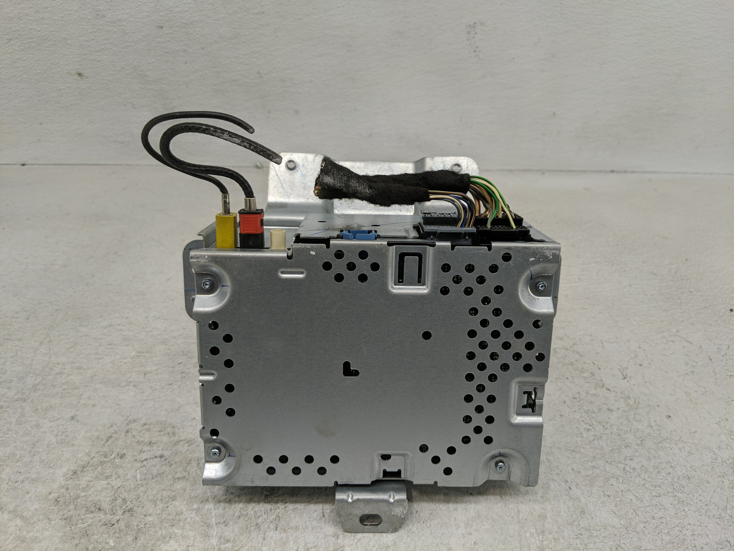 2018-2019 Ford Ecosport Radio AM FM Cd Player Receiver Replacement P/N:J2BT-19C107-HS Fits Fits 2018 2019 OEM Used Auto Part