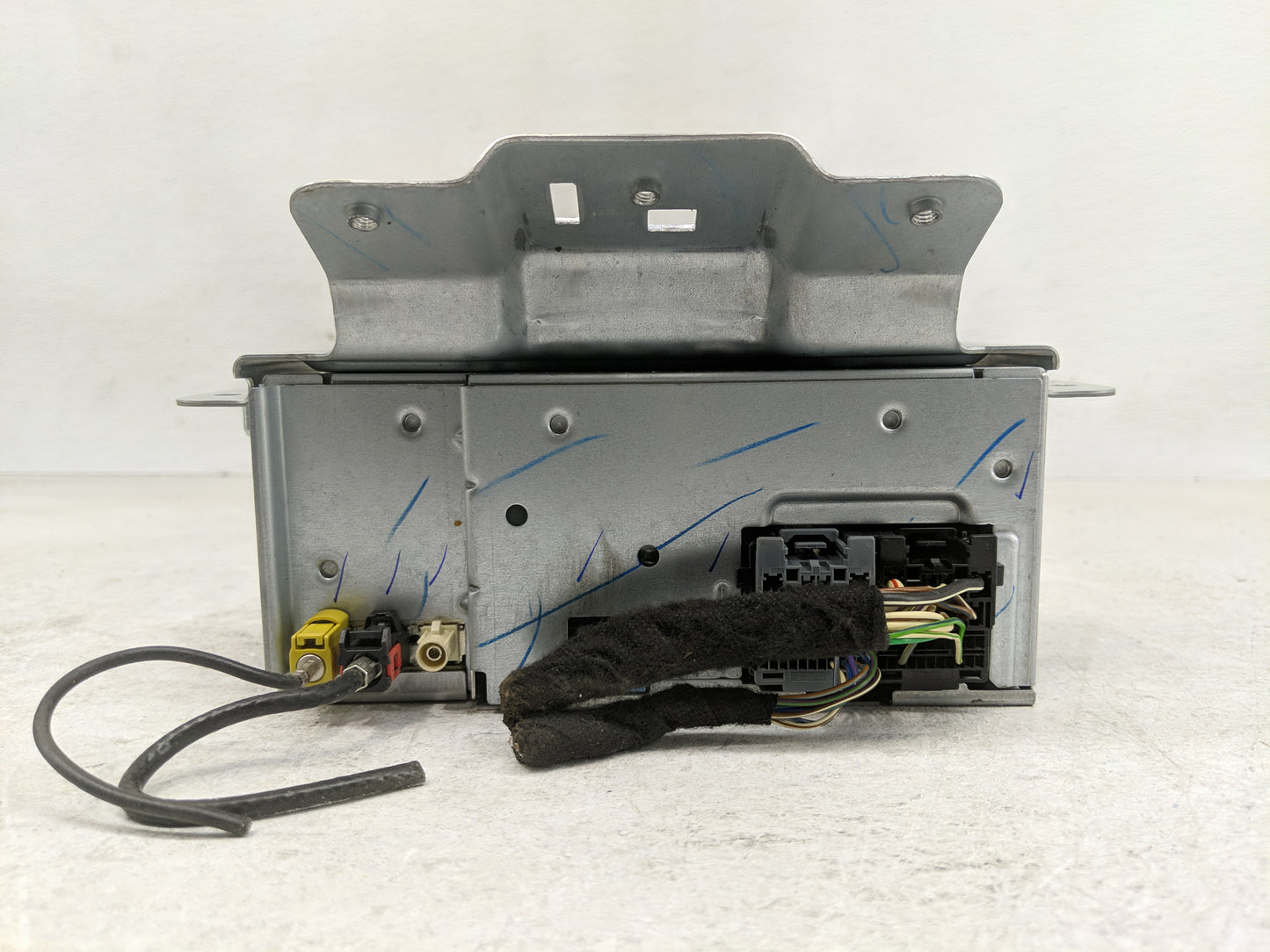 2018-2019 Ford Ecosport Radio AM FM Cd Player Receiver Replacement P/N:J2BT-19C107-HS Fits Fits 2018 2019 OEM Used Auto Part