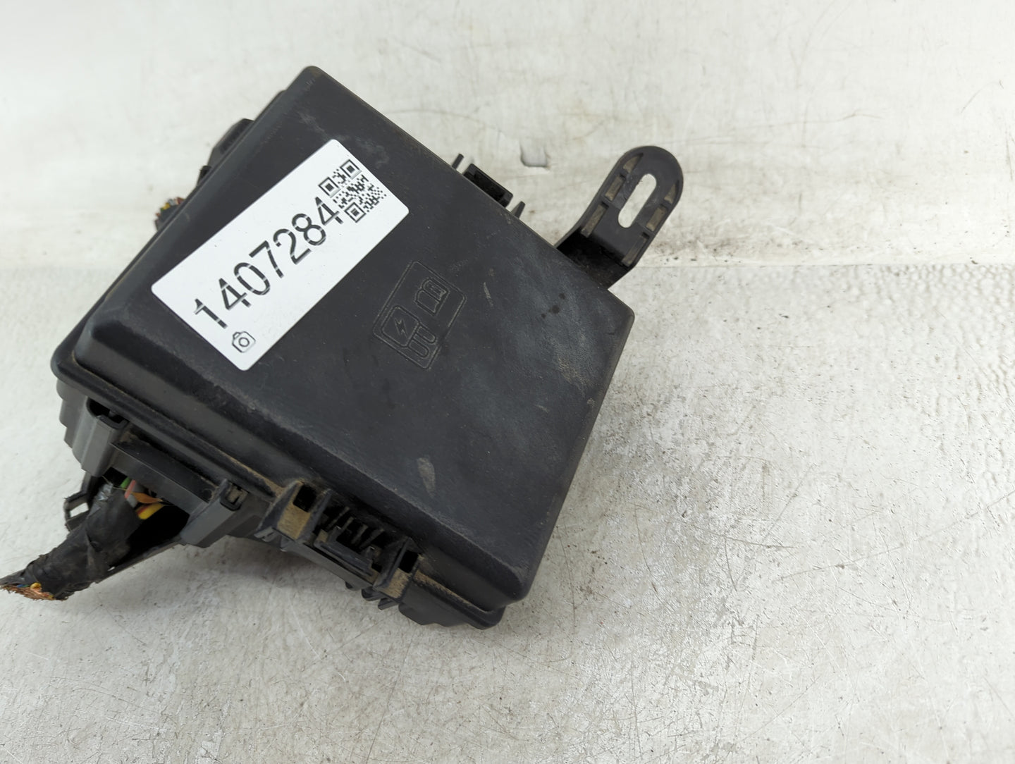 2018-2020 Ford Ecosport Fusebox Fuse Box Panel Relay Module P/N:GN15-12A581-CJE Fits Fits 2018 2019 2020 OEM Used Auto Parts