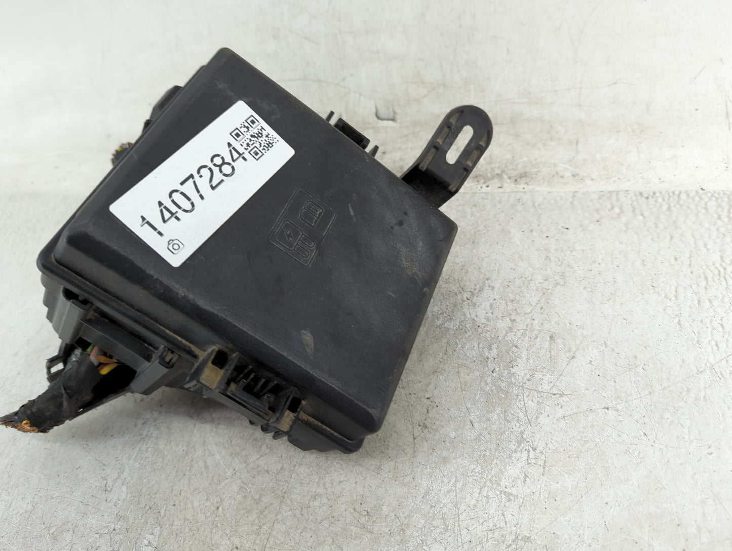 2018-2020 Ford Ecosport Fusebox Fuse Box Panel Relay Module P/N:GN15-12A581-CJE Fits Fits 2018 2019 2020 OEM Used Auto Parts