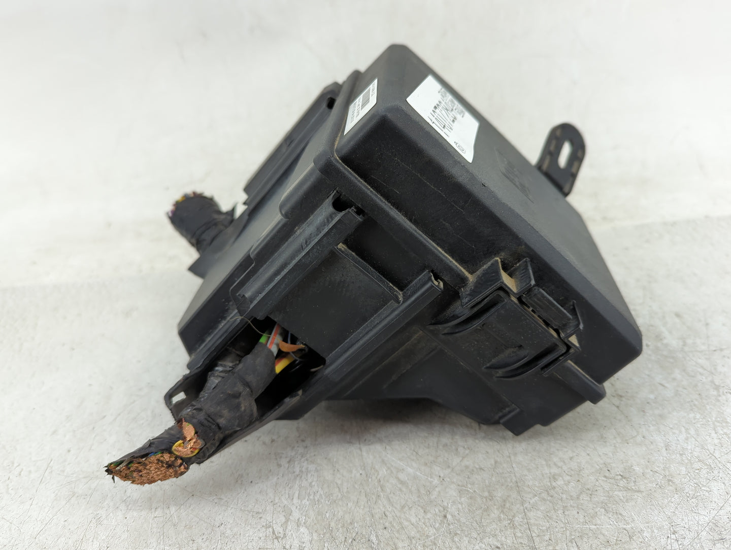 2018-2020 Ford Ecosport Fusebox Fuse Box Panel Relay Module P/N:GN15-12A581-CJE Fits Fits 2018 2019 2020 OEM Used Auto Parts