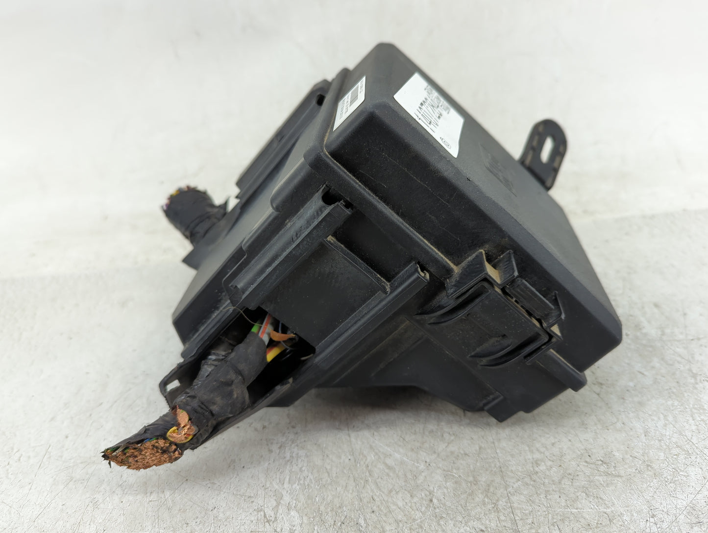 2018-2020 Ford Ecosport Fusebox Fuse Box Panel Relay Module P/N:GN15-12A581-CJE Fits Fits 2018 2019 2020 OEM Used Auto Parts