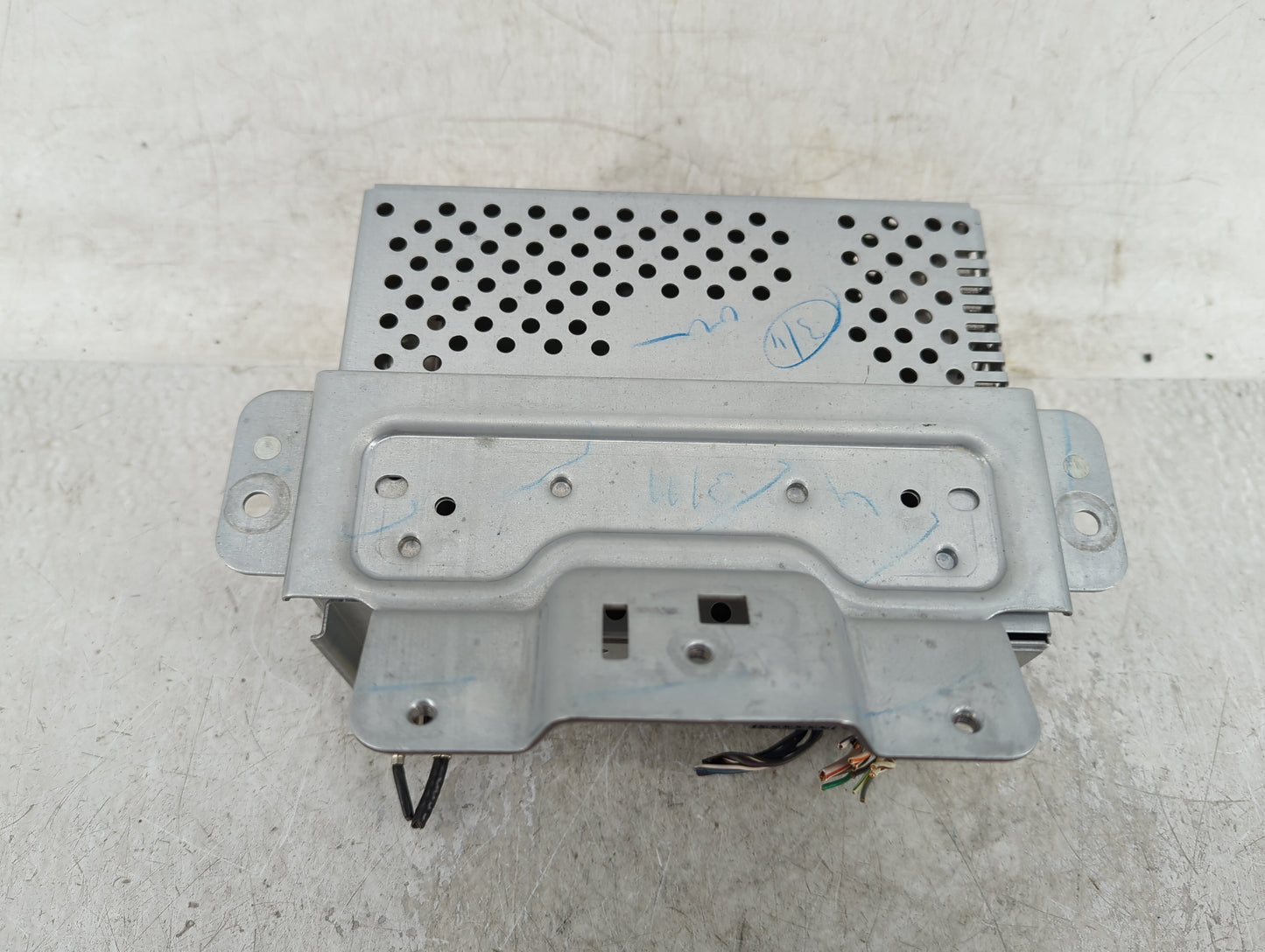 2018-2019 Ford Ecosport Radio AM FM Cd Player Receiver Replacement P/N:J2BT-19C107-HL Fits Fits 2018 2019 OEM Used Auto Part