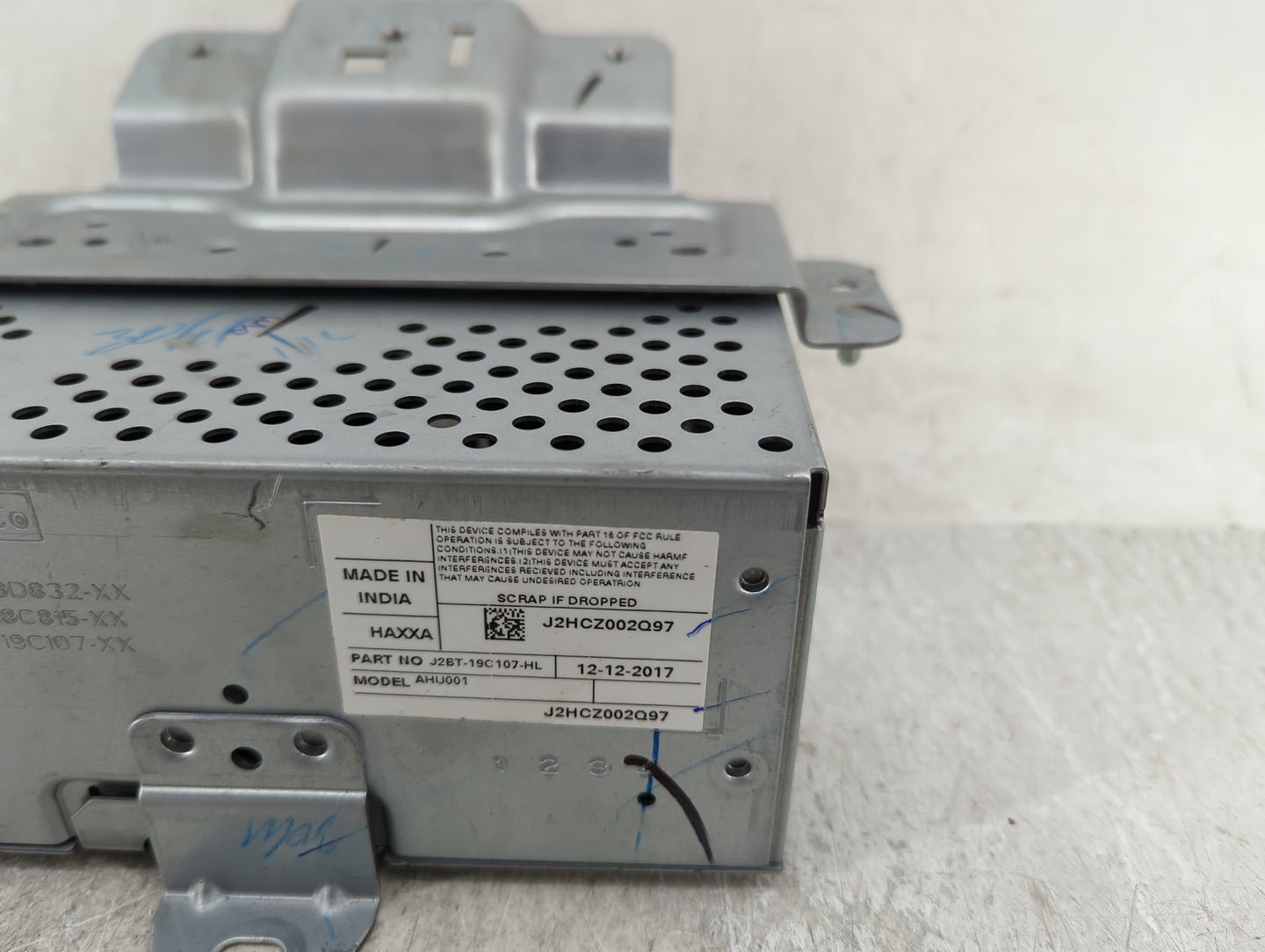 2018-2019 Ford Ecosport Radio AM FM Cd Player Receiver Replacement P/N:J2BT-19C107-HL Fits Fits 2018 2019 OEM Used Auto Part