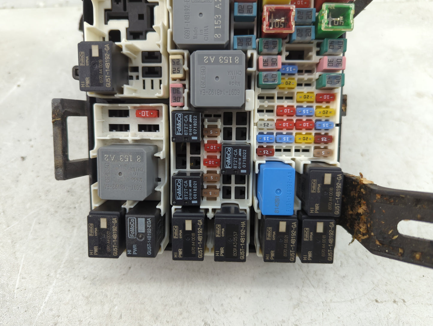 2018-2020 Ford Ecosport Fusebox Fuse Box Panel Relay Module P/N:GN15-12A581-CJG Fits Fits 2018 2019 2020 OEM Used Auto Parts