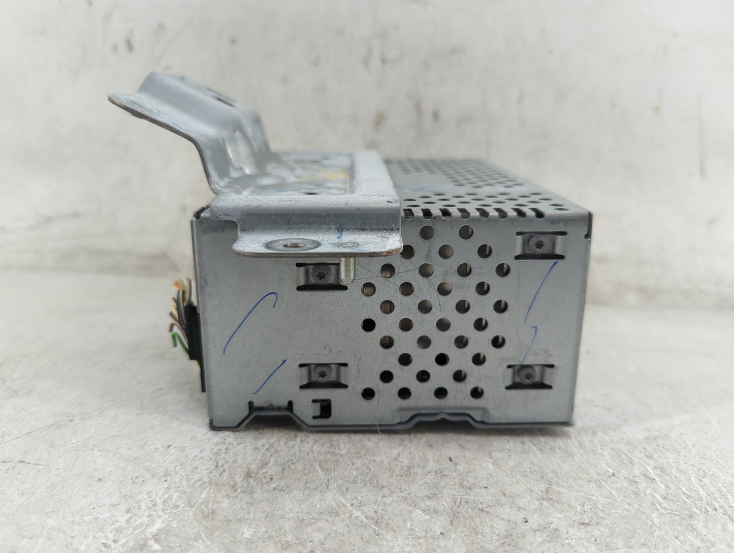 2018-2022 Ford Ecosport Radio AM FM Cd Player Receiver Replacement P/N:J2BT-19C107-HL Fits Fits 2018 2019 2020 2021 2022 OEM