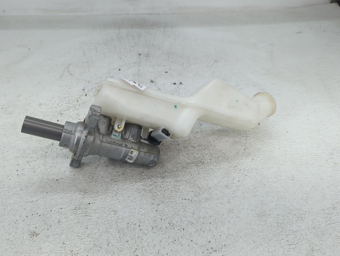 2018-2022 Ford Ecosport Brake Master Cylinder 1422980 - Oemusedautoparts1.com