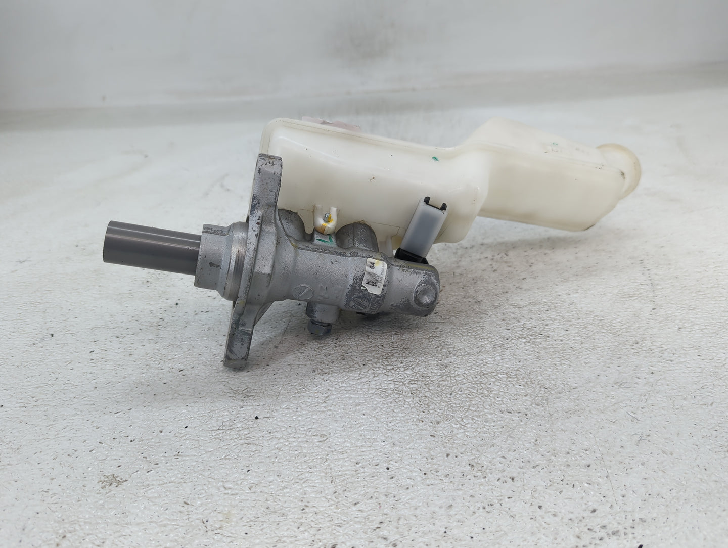 2018-2022 Ford Ecosport Brake Master Cylinder 1422980 - Oemusedautoparts1.com