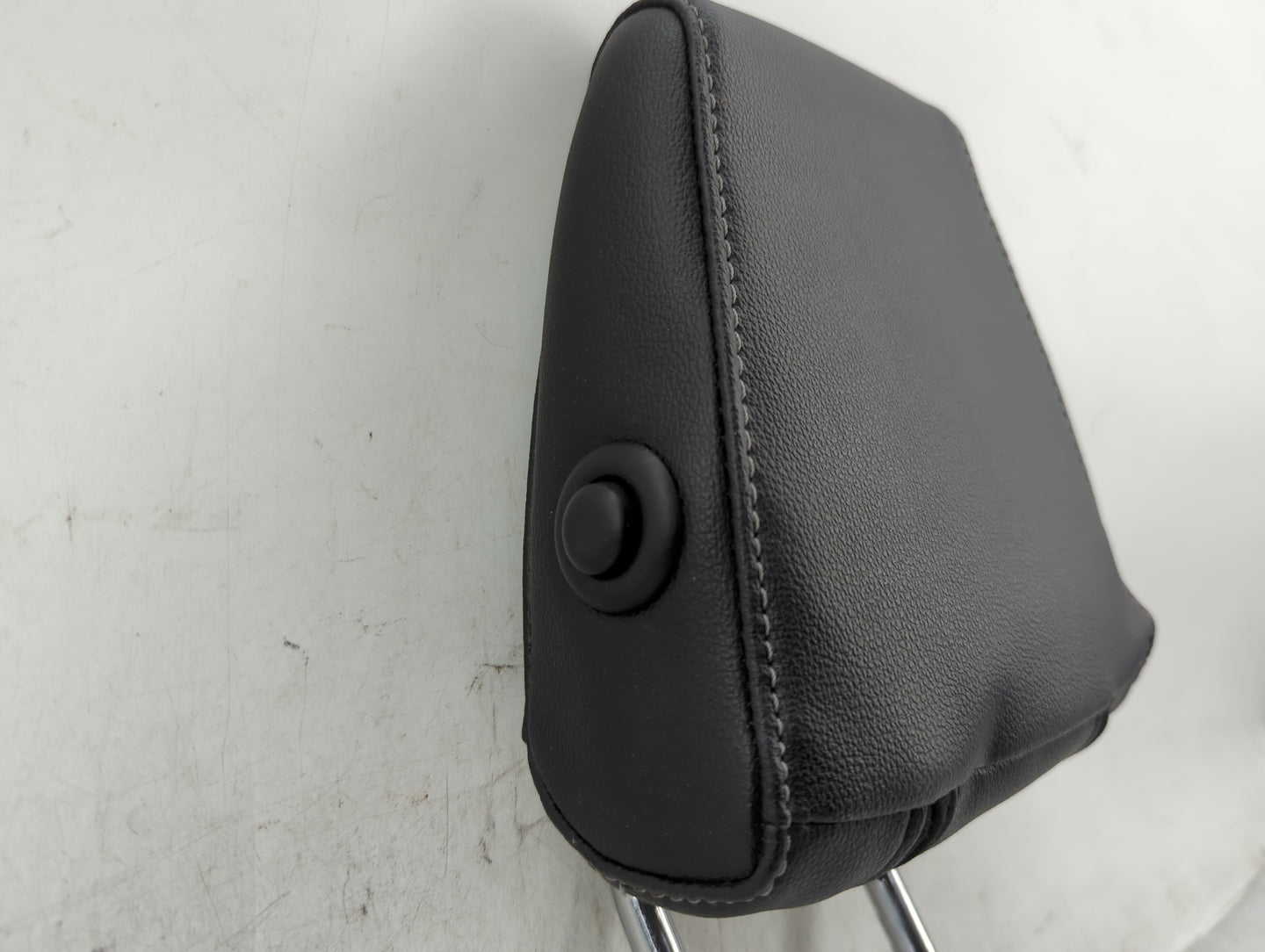 2018-2022 Ford Ecosport Headrest Head Rest Front Driver Passenger Seat Fits Fits 2018 2019 2020 2021 2022 OEM Used Auto Part