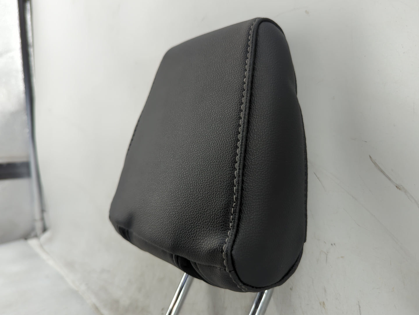 2018-2022 Ford Ecosport Headrest Head Rest Front Driver Passenger Seat Fits Fits 2018 2019 2020 2021 2022 OEM Used Auto Part
