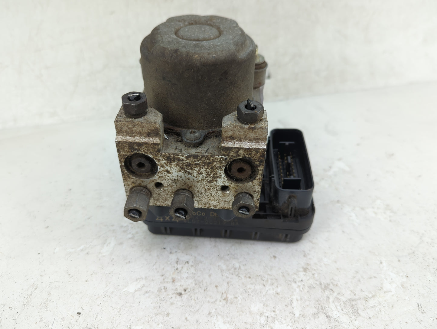 2018-2020 Ford Ecosport ABS Pump Control Module Replacement P/N:GN15-2C405-BA Fits Fits 2018 2019 2020 OEM Used Auto Parts -