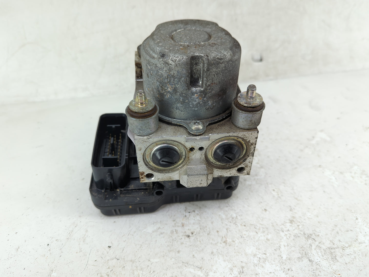 2018-2020 Ford Ecosport ABS Pump Control Module Replacement P/N:GN15-2C405-BA Fits Fits 2018 2019 2020 OEM Used Auto Parts -