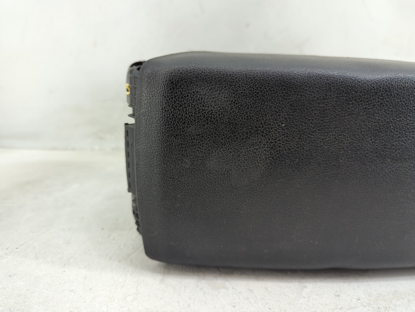 2018 Ford Ecosport Center Console Armrest Cover Lid P/N:032AA1613T DS7T-15K603-AA Fits OEM Used Auto Parts - Oemusedautopart
