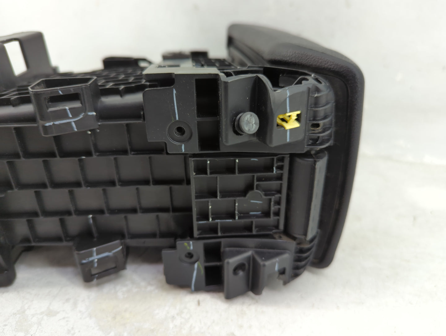 2018 Ford Ecosport Center Console Armrest Cover Lid P/N:032AA1613T DS7T-15K603-AA Fits OEM Used Auto Parts - Oemusedautopart