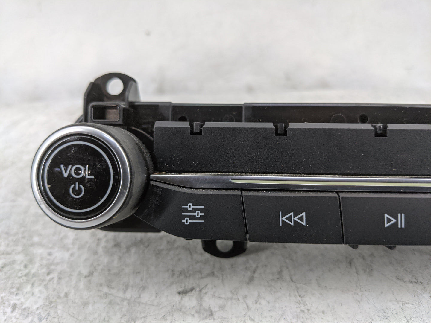 2018-2020 Ford Ecosport Radio AM FM Cd Player Receiver Replacement P/N:GN15-18K811-HE 10175177-01 Fits Fits 2018 2019 2020 O