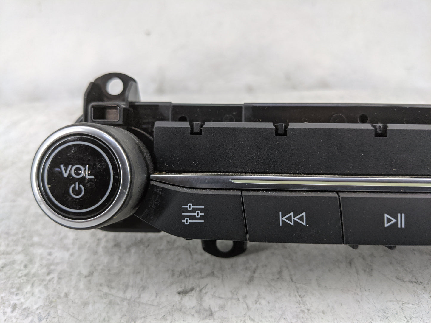 2018-2020 Ford Ecosport Radio AM FM Cd Player Receiver Replacement P/N:GN15-18K811-HE 10175177-01 Fits Fits 2018 2019 2020 O