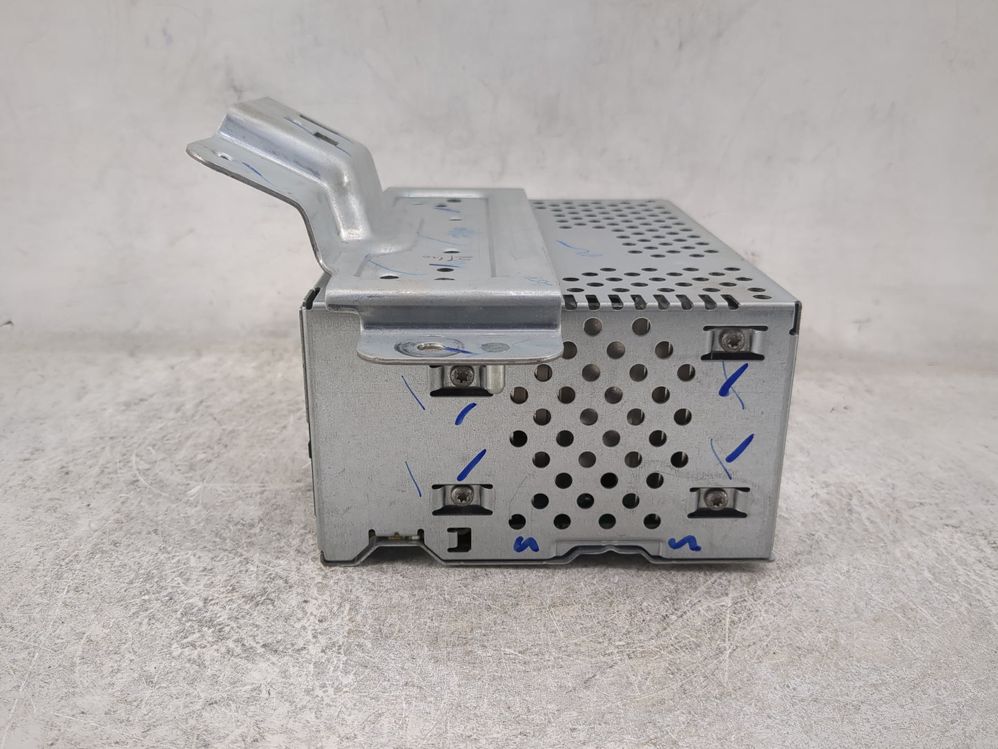 2018-2019 Ford Ecosport Radio AM FM Cd Player Receiver Replacement P/N:J2BT-19C107-HL J2HCZ000FWB, AHU001 Fits Fits 2018 201
