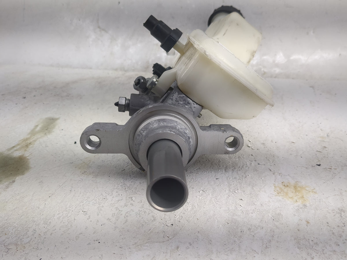 2018-2022 Ford Ecosport Brake Master Cylinder 1498347 - Oemusedautoparts1.com