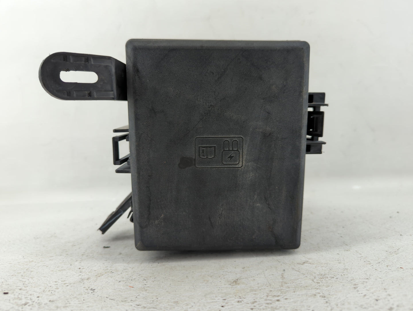 2018-2020 Ford Ecosport Fusebox Fuse Box Panel Relay Module P/N:GN15-12A581-CJF Fits Fits 2018 2019 2020 OEM Used Auto Parts