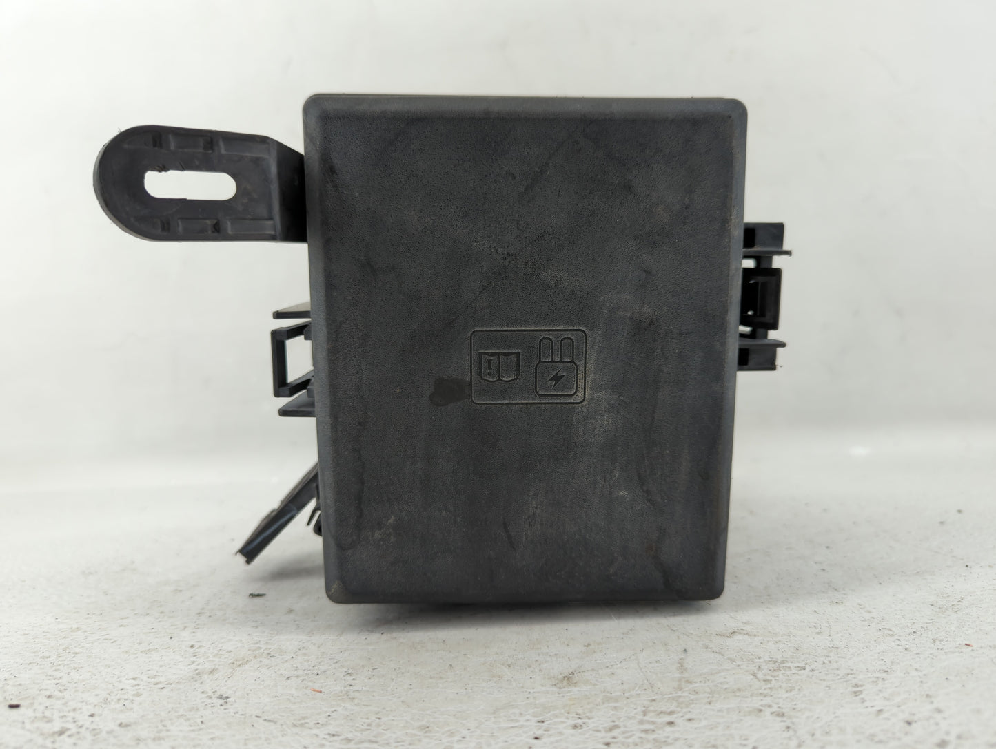 2018-2020 Ford Ecosport Fusebox Fuse Box Panel Relay Module P/N:GN15-12A581-CJF Fits Fits 2018 2019 2020 OEM Used Auto Parts