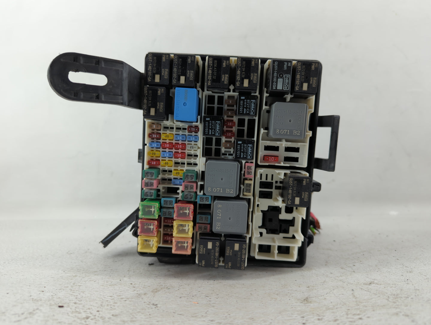 2018-2020 Ford Ecosport Fusebox Fuse Box Panel Relay Module P/N:GN15-12A581-CJF Fits Fits 2018 2019 2020 OEM Used Auto Parts