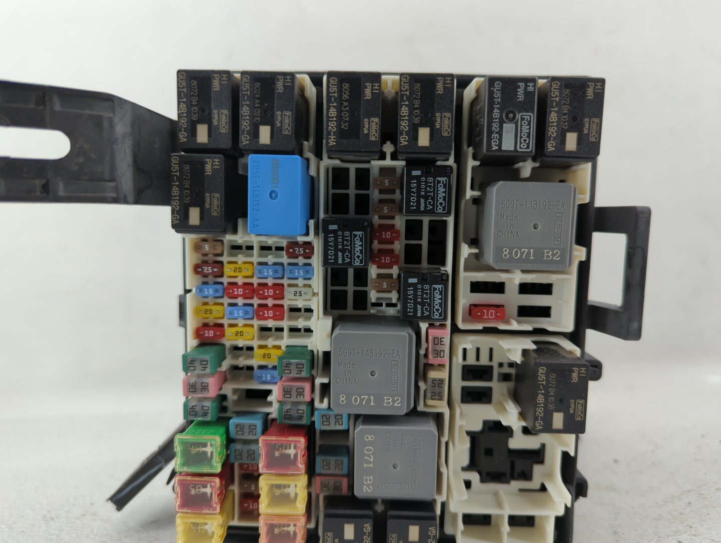 2018-2020 Ford Ecosport Fusebox Fuse Box Panel Relay Module P/N:GN15-12A581-CJF Fits Fits 2018 2019 2020 OEM Used Auto Parts