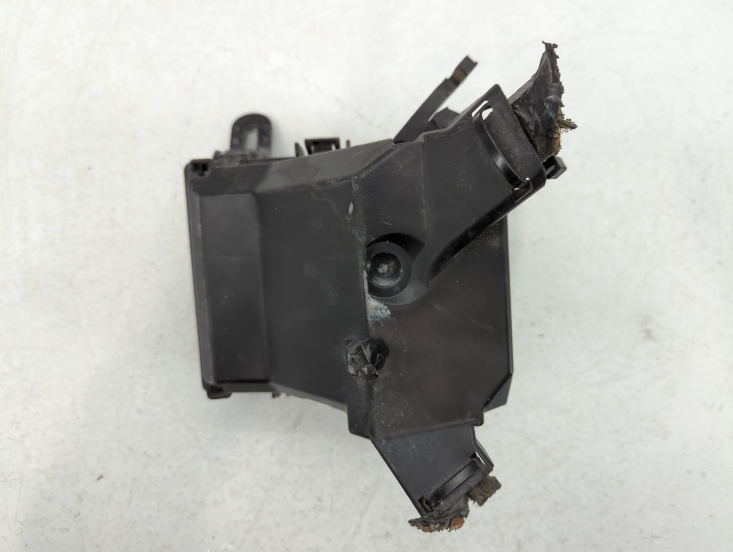 2018-2020 Ford Ecosport Fusebox Fuse Box Panel Relay Module P/N:4671 Fits Fits 2018 2019 2020 OEM Used Auto Parts - Oemuseda