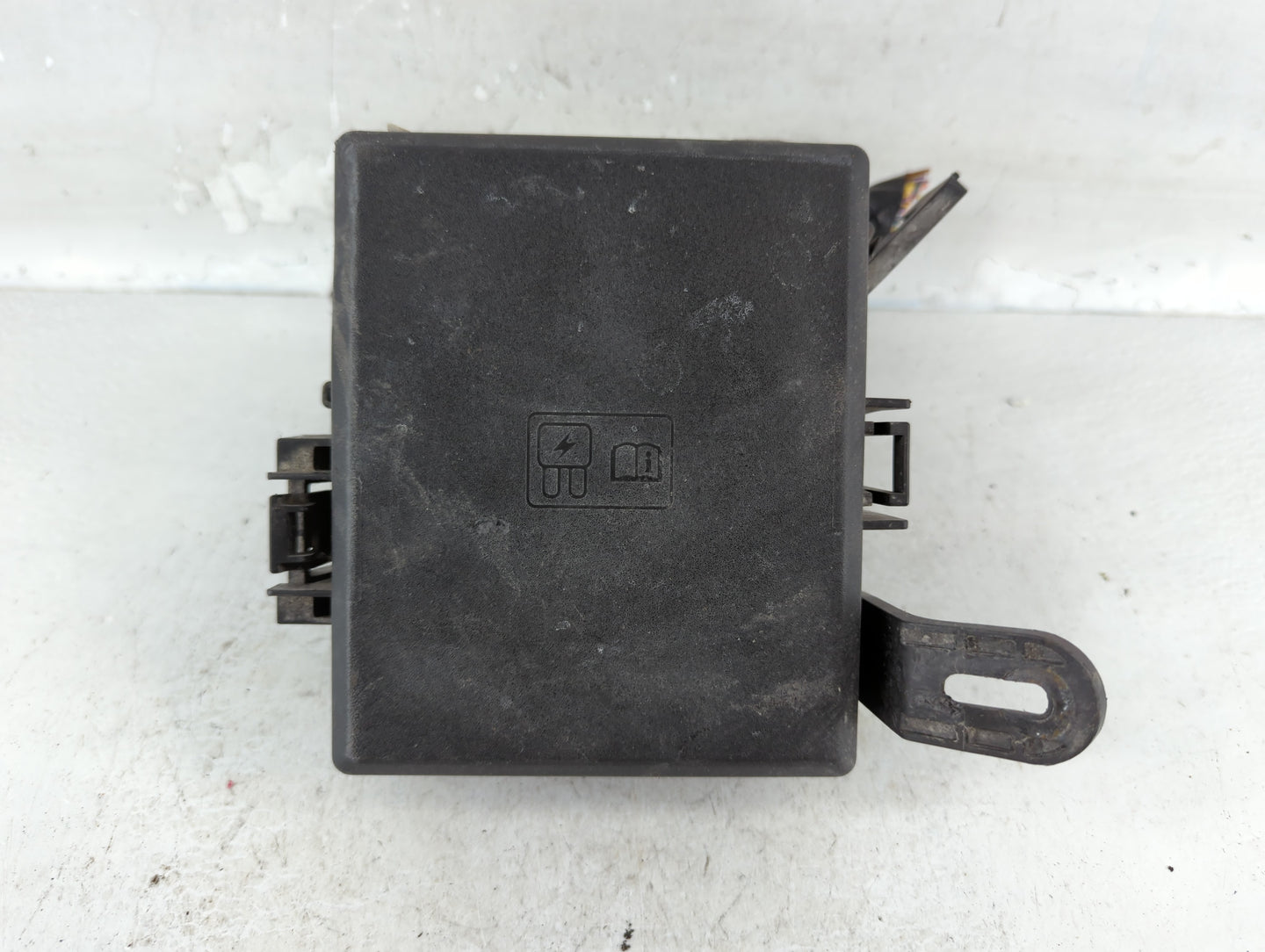 2018-2020 Ford Ecosport Fusebox Fuse Box Panel Relay Module P/N:GN15-12A581-LZE Fits Fits 2018 2019 2020 OEM Used Auto Parts