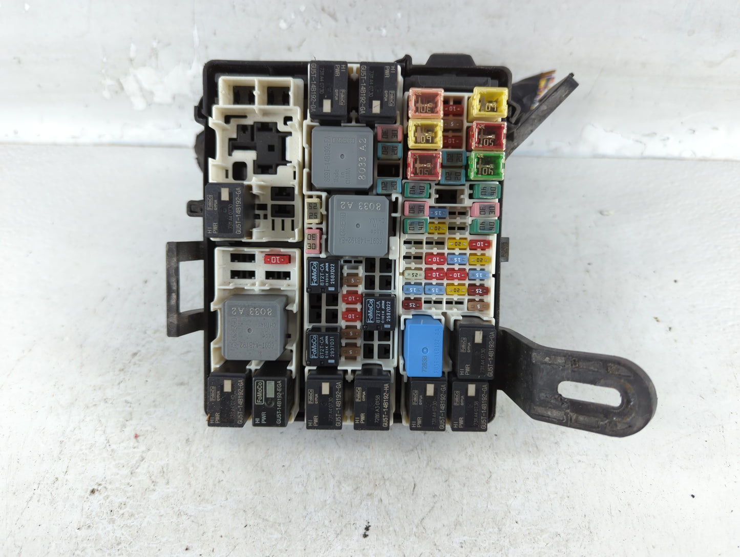 2018-2020 Ford Ecosport Fusebox Fuse Box Panel Relay Module P/N:GN15-12A581-LZE Fits Fits 2018 2019 2020 OEM Used Auto Parts