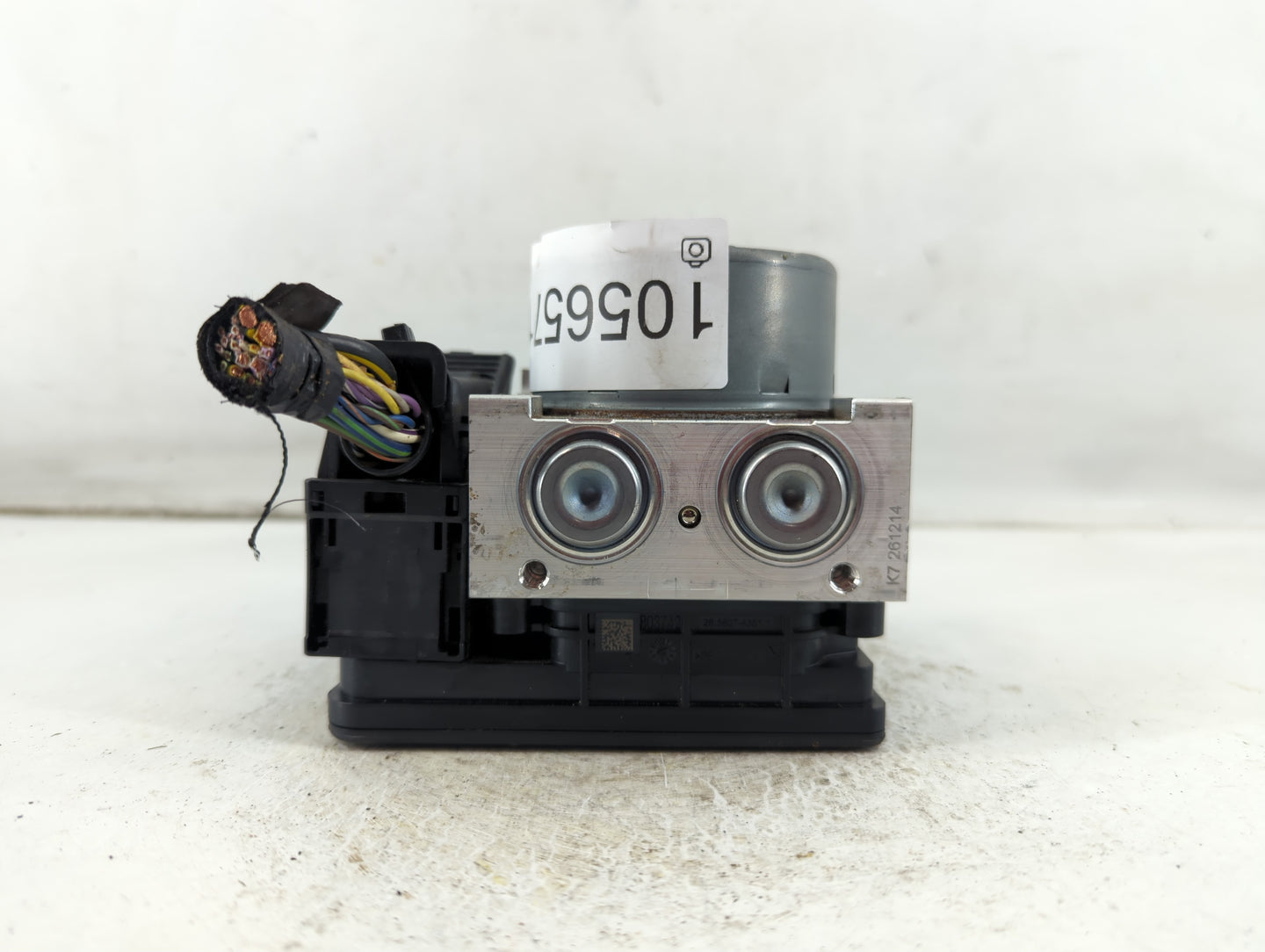 2015-2018 Ford Edge ABS Pump Control Module Replacement P/N:F2GC-2C405-AK Fits Fits 2015 2016 2017 2018 OEM Used Auto Parts 