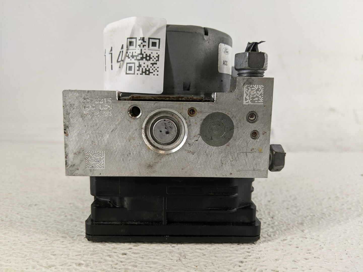 2015-2018 Ford Edge ABS Pump Control Module Replacement P/N:F2GC-2C405-AK Fits Fits 2015 2016 2017 2018 OEM Used Auto Parts 