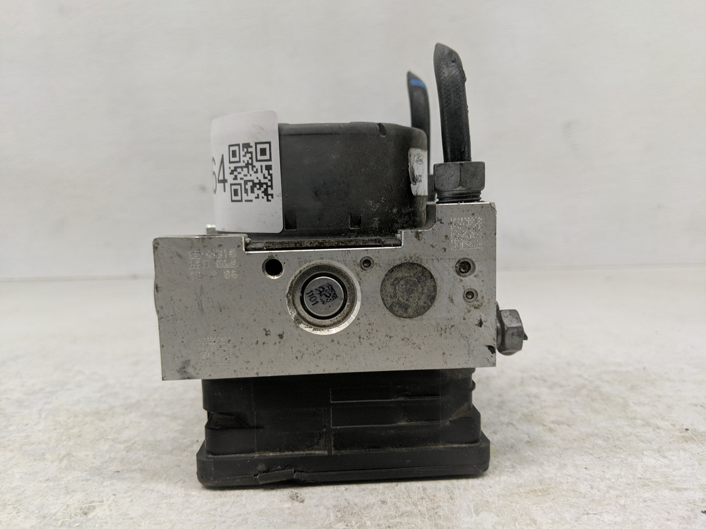 2015-2018 Ford Edge ABS Pump Control Module Replacement P/N:F2GC-2C405-BG Fits Fits 2015 2016 2017 2018 OEM Used Auto Parts 