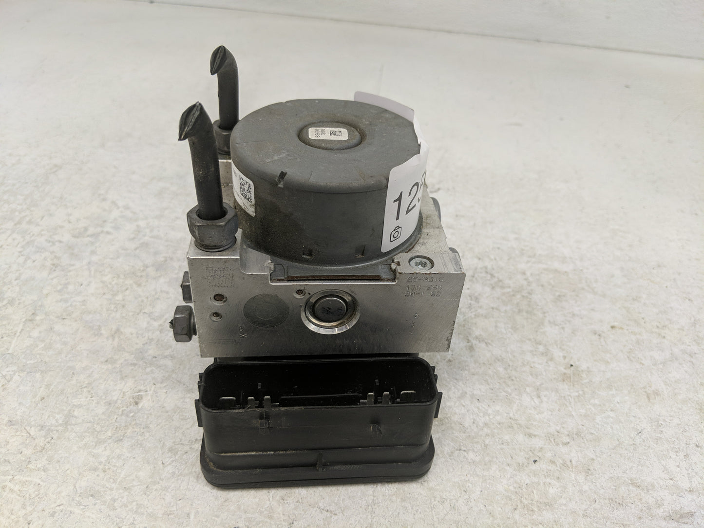 2015-2018 Ford Edge ABS Pump Control Module Replacement P/N:F2GC-2C405-BG Fits Fits 2015 2016 2017 2018 OEM Used Auto Parts 