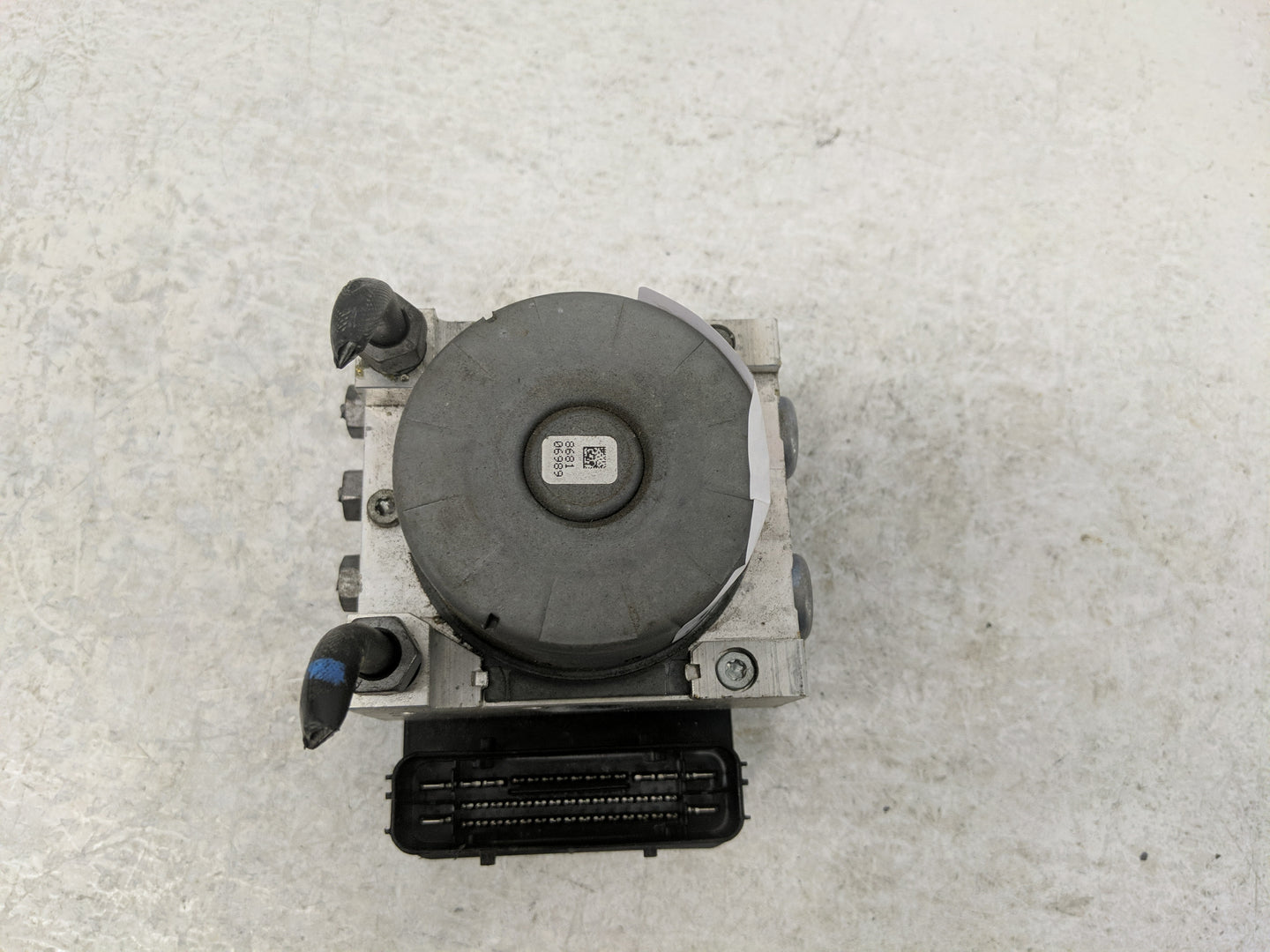 2015-2018 Ford Edge ABS Pump Control Module Replacement P/N:F2GC-2C405-BG Fits Fits 2015 2016 2017 2018 OEM Used Auto Parts 