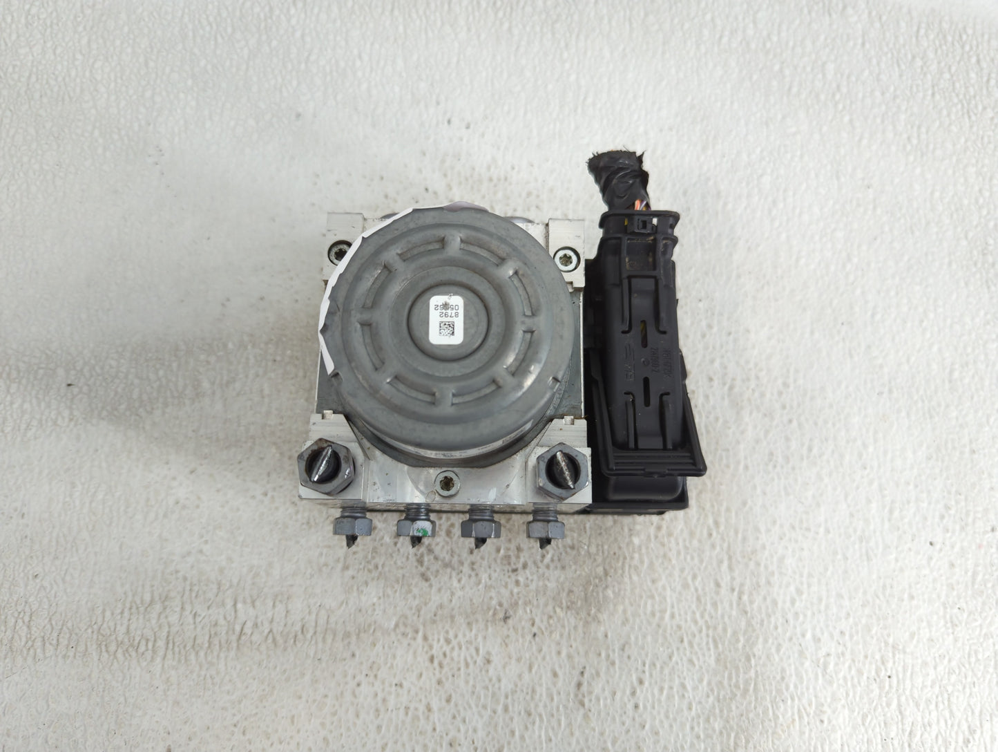 2015-2018 Ford Edge ABS Pump Control Module Replacement P/N:F2GC-2C405-AG F2GC-2C405-AK Fits Fits 2015 2016 2017 2018 OEM Us