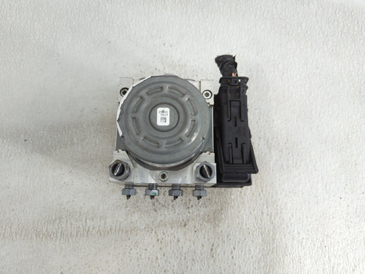 2015-2018 Ford Edge ABS Pump Control Module Replacement P/N:F2GC-2C405-AG F2GC-2C405-AK Fits Fits 2015 2016 2017 2018 OEM Used Auto Parts