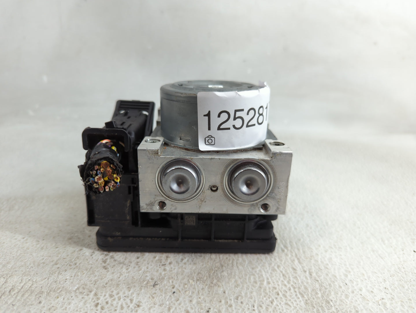 2015-2018 Ford Edge ABS Pump Control Module Replacement P/N:F2GC-2C405-AG F2GC-2C405-AK Fits Fits 2015 2016 2017 2018 OEM Us