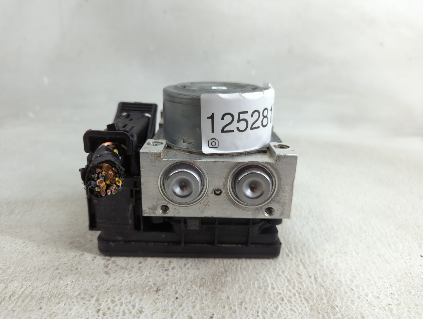 2015-2018 Ford Edge ABS Pump Control Module Replacement P/N:F2GC-2C405-AG F2GC-2C405-AK Fits Fits 2015 2016 2017 2018 OEM Us