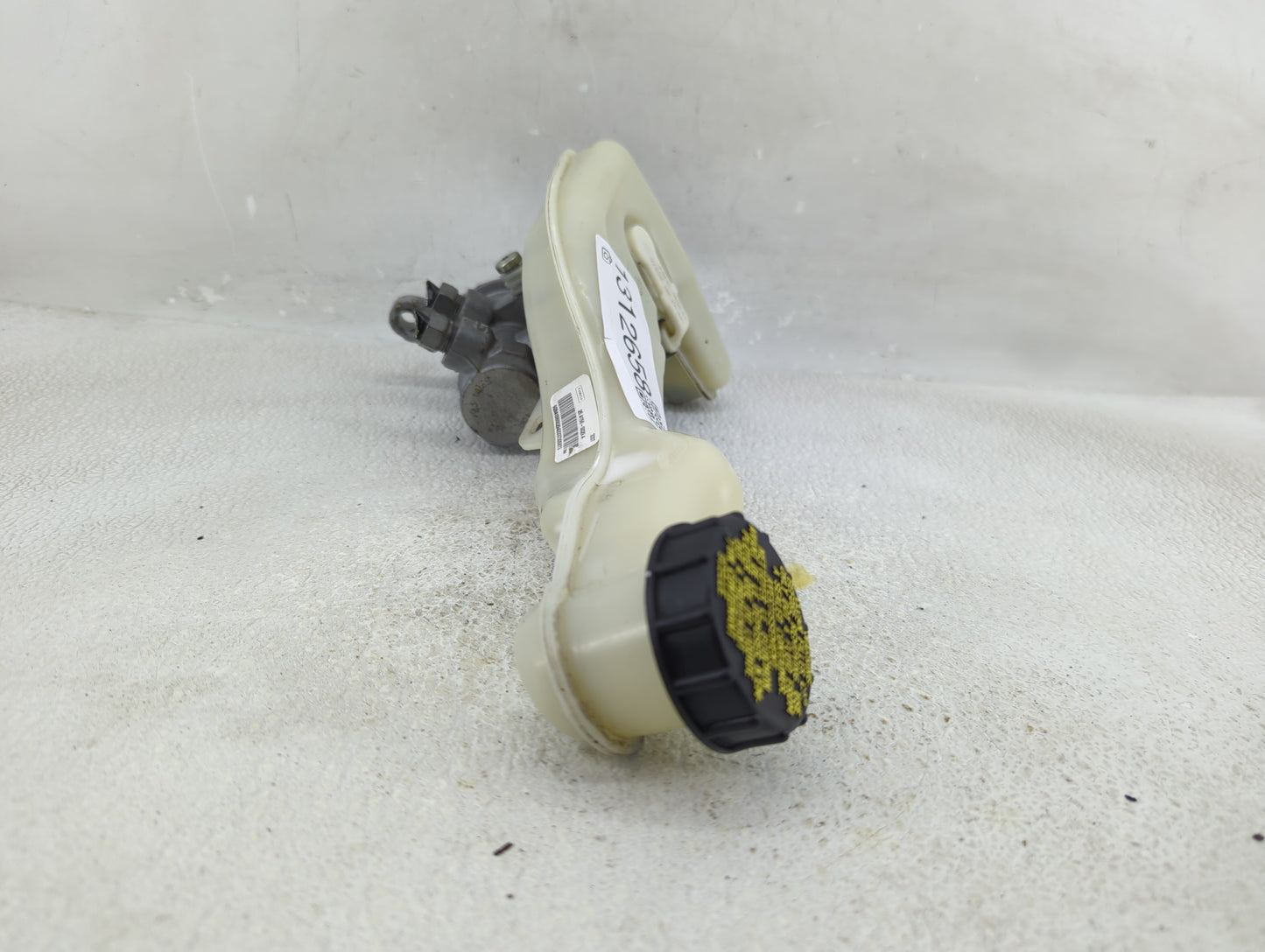 2015-2020 Ford Edge Brake Master Cylinder - Oemusedautoparts1.com