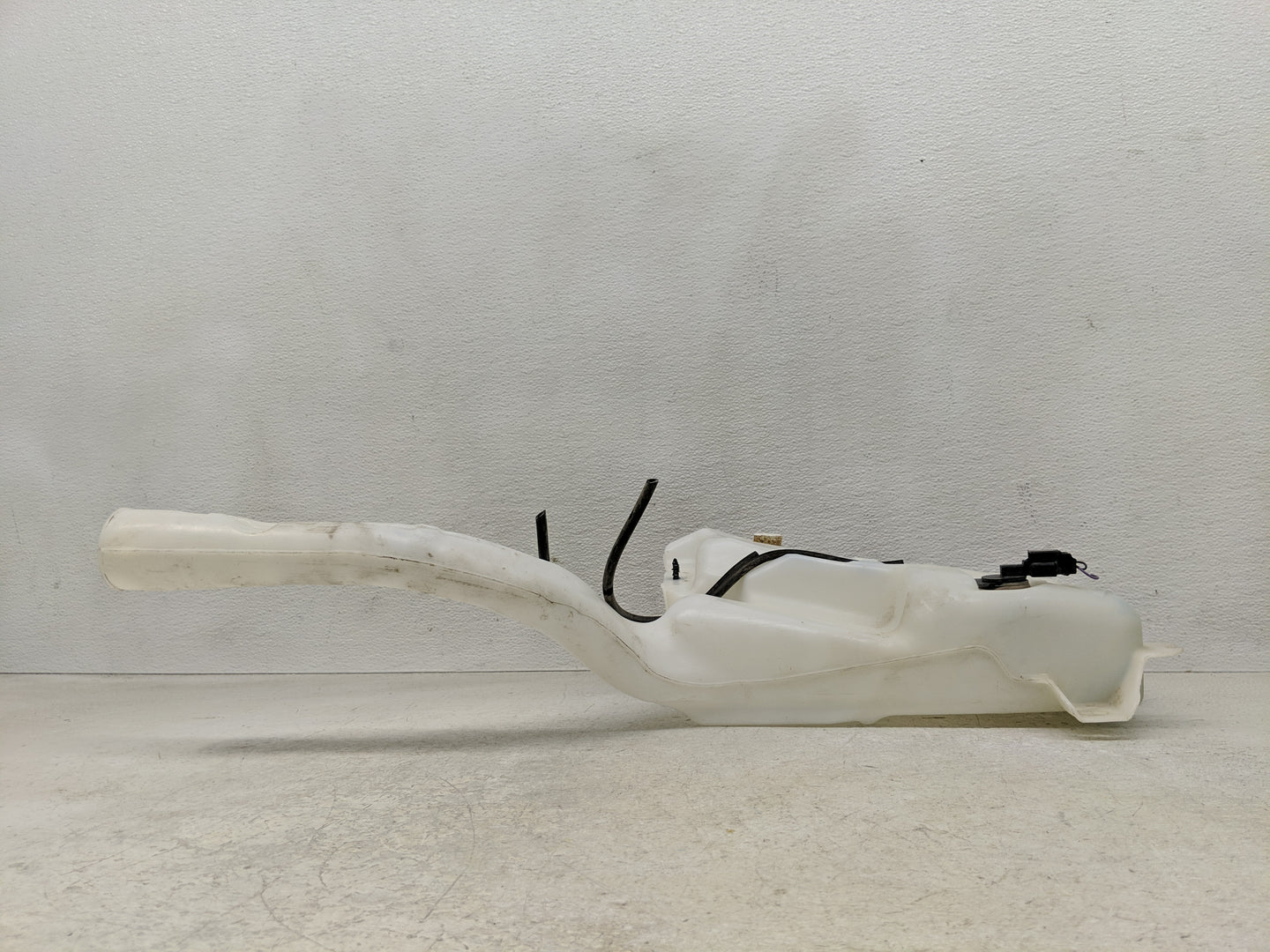 2016-2020 Ford Edge Windshield Washer Fluid Reservoir Bottle Oem - Oemusedautoparts1.com