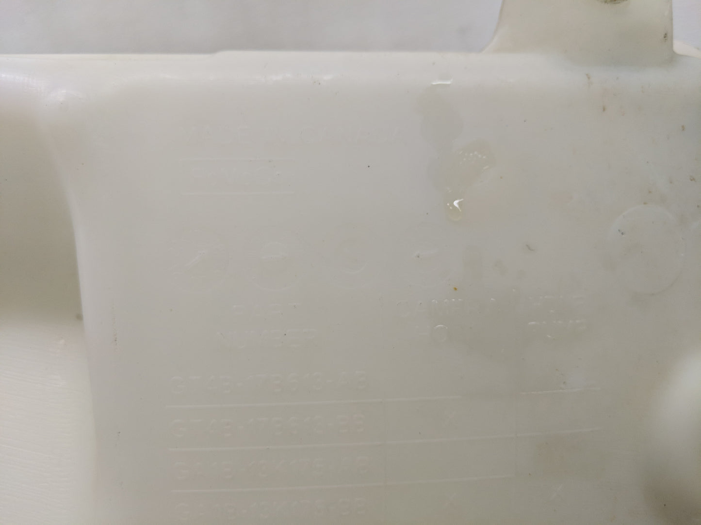 2016-2020 Ford Edge Windshield Washer Fluid Reservoir Bottle Oem - Oemusedautoparts1.com